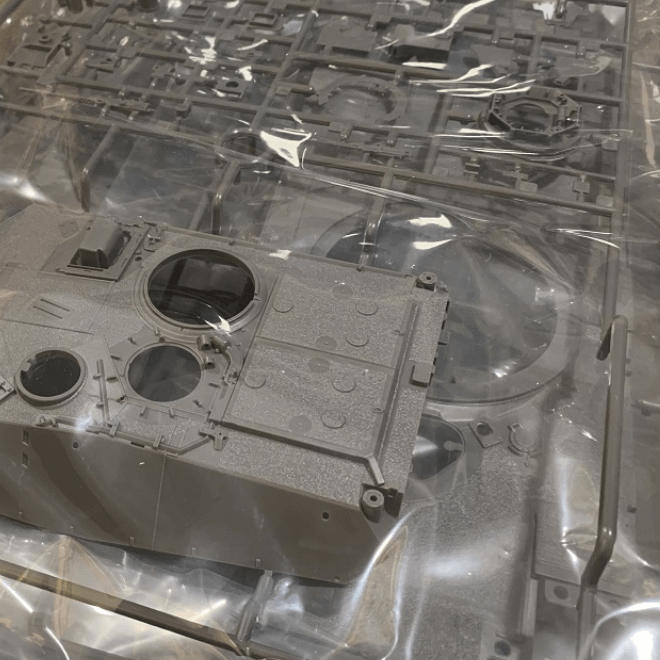 VOIIO 01101 1/35 US M1A2 SEP V2 Tank