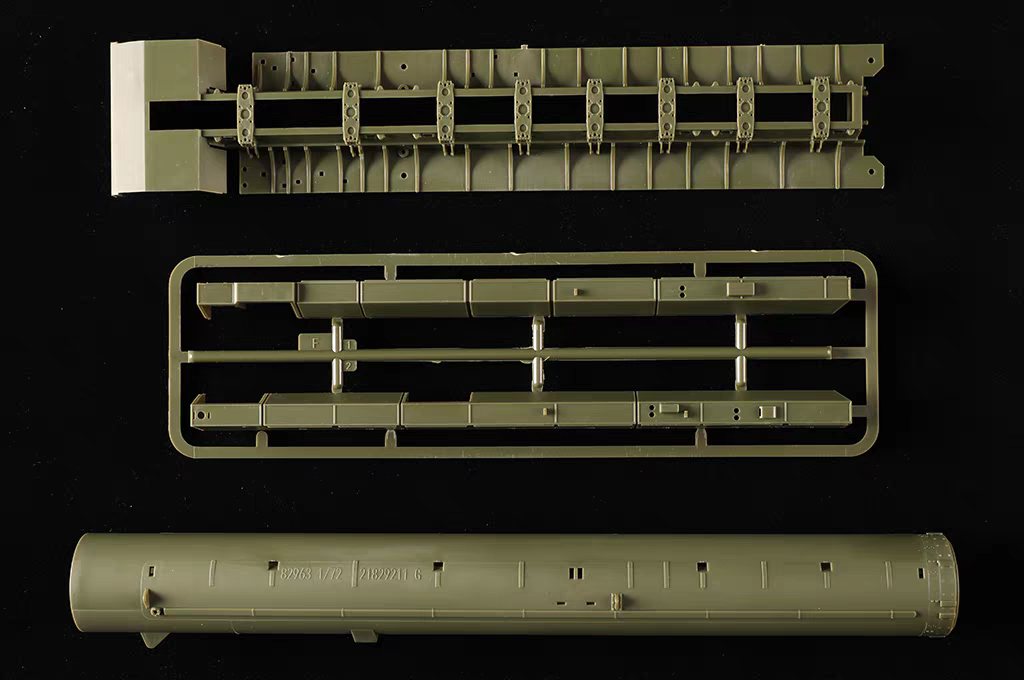 Trumpeter 82964 1/72 DF-61 Intercontinental Ballistic Missile