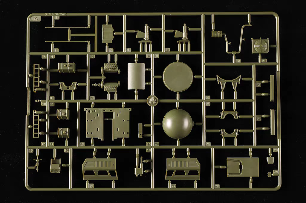 Trumpeter 82964 1/72 DF-61 Intercontinental Ballistic Missile